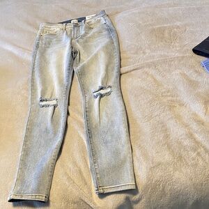 Sneak Peek 
 Skinny Jeans with Distressed Knee Rips
